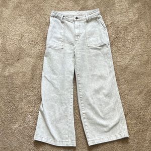 Wide leg cropped jeans